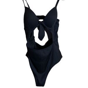 Shade and Shore one piece swimsuit size 34B